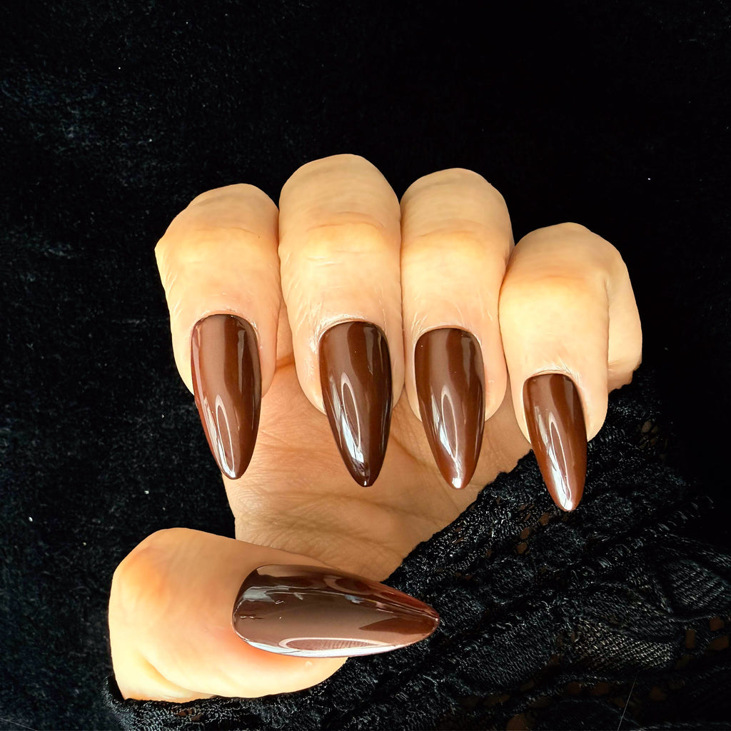 Faux-ongles Amande press on Chocolate Marron Brillant