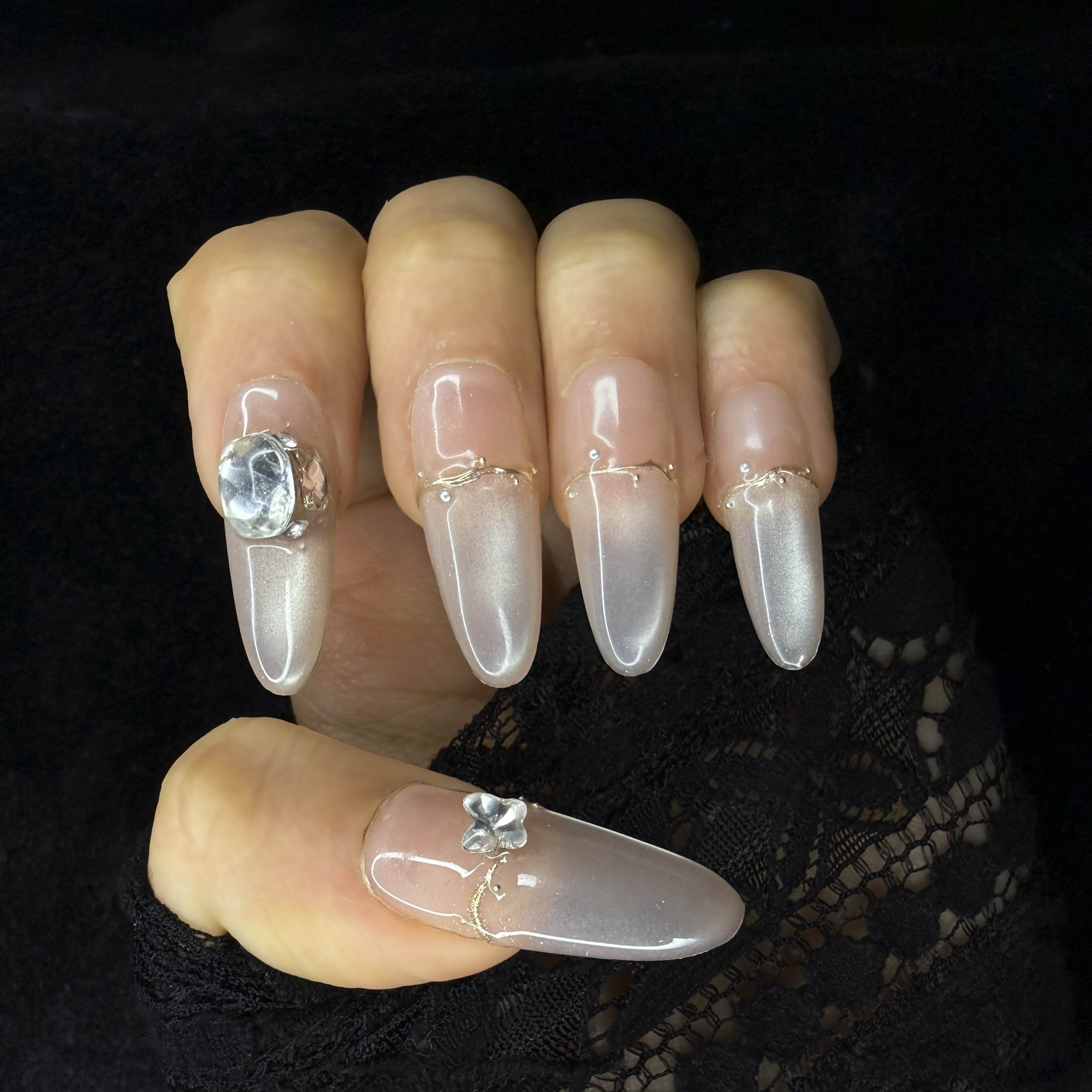 Faux-ongles Amande press on Nude Diamond Blanc Brillant