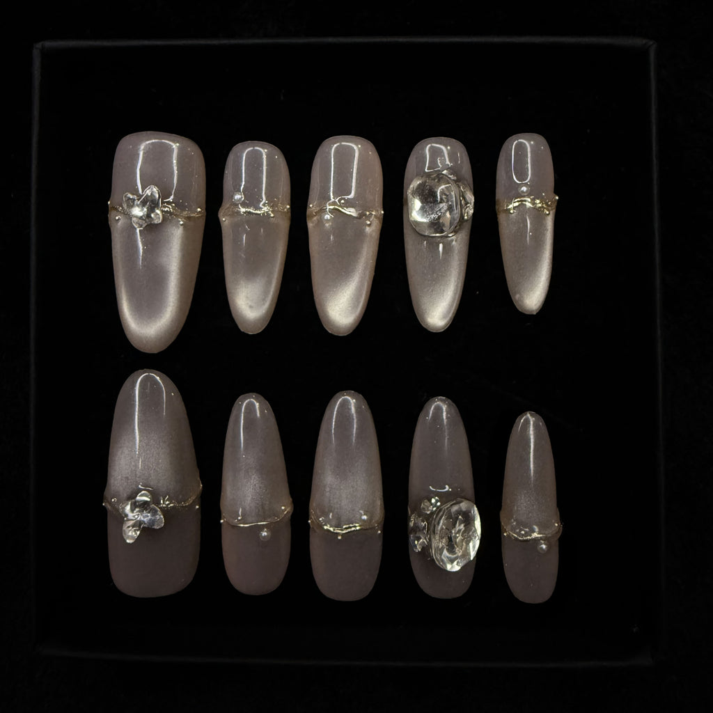 Faux-ongles Amande press on Nude Diamond Blanc Brillant