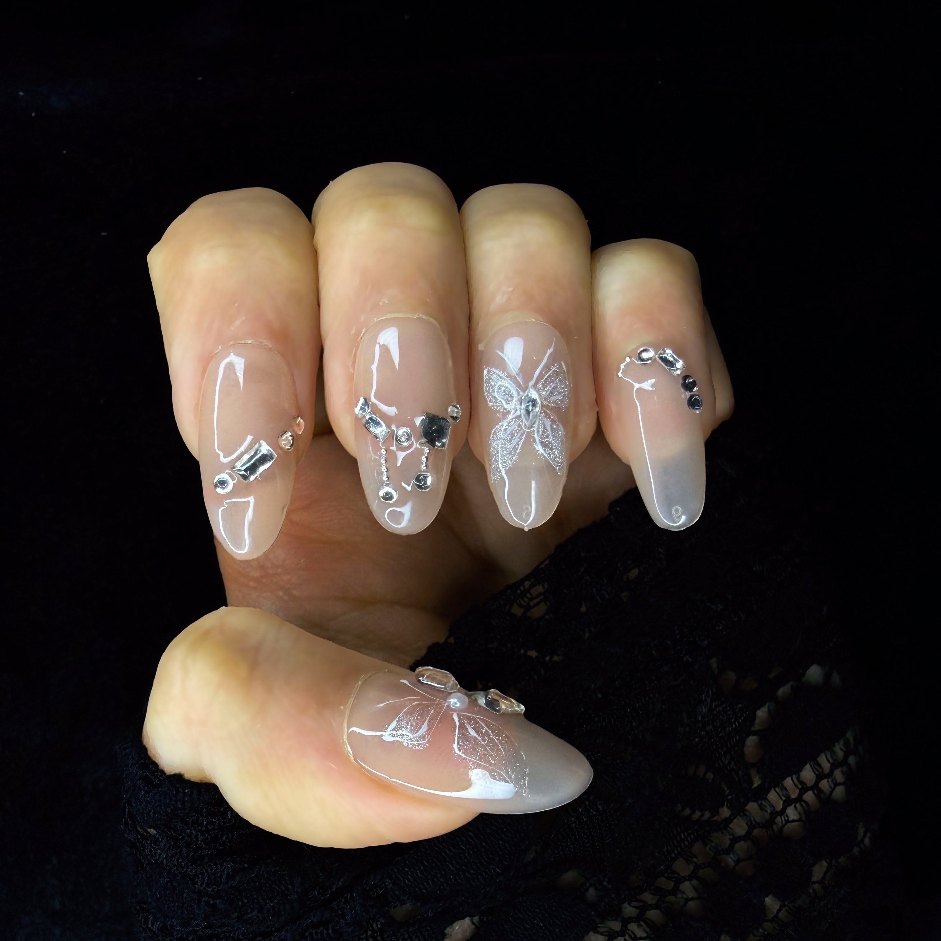 Faux-ongles Rond press on Silver Butterfly Clair Satiné